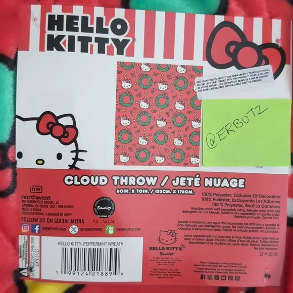 ❌SOLD❌Hello Kitty Festive ⭐ Oversized Plush Throw Blanket, Candy Cane Design - Picture 2 of 5